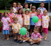 Pre-wash t-shirts for fabric spray painting Example of pre-wash t-shirts for fabric spray painting