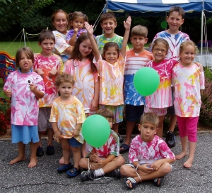 Example of easy tie-dye birthday party for kids