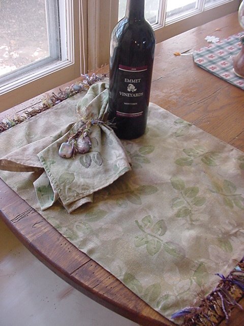 Table setting fabric spray paint design Example table setting fabric spray paint design